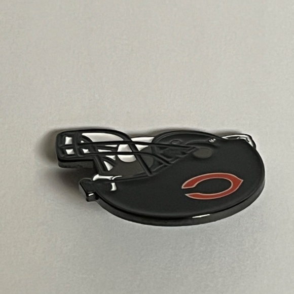 Chicago Bears Helmet Hat Pin Pins Streetwear Hats Bag Football Fitted New Era - Picture 4 of 8